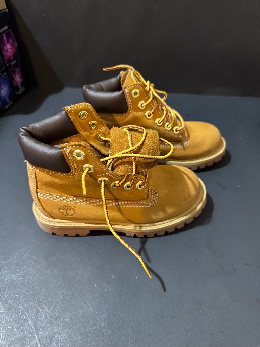 Timberland Kids Wheat Nubuck Lace-Up Boots with Brown Collar